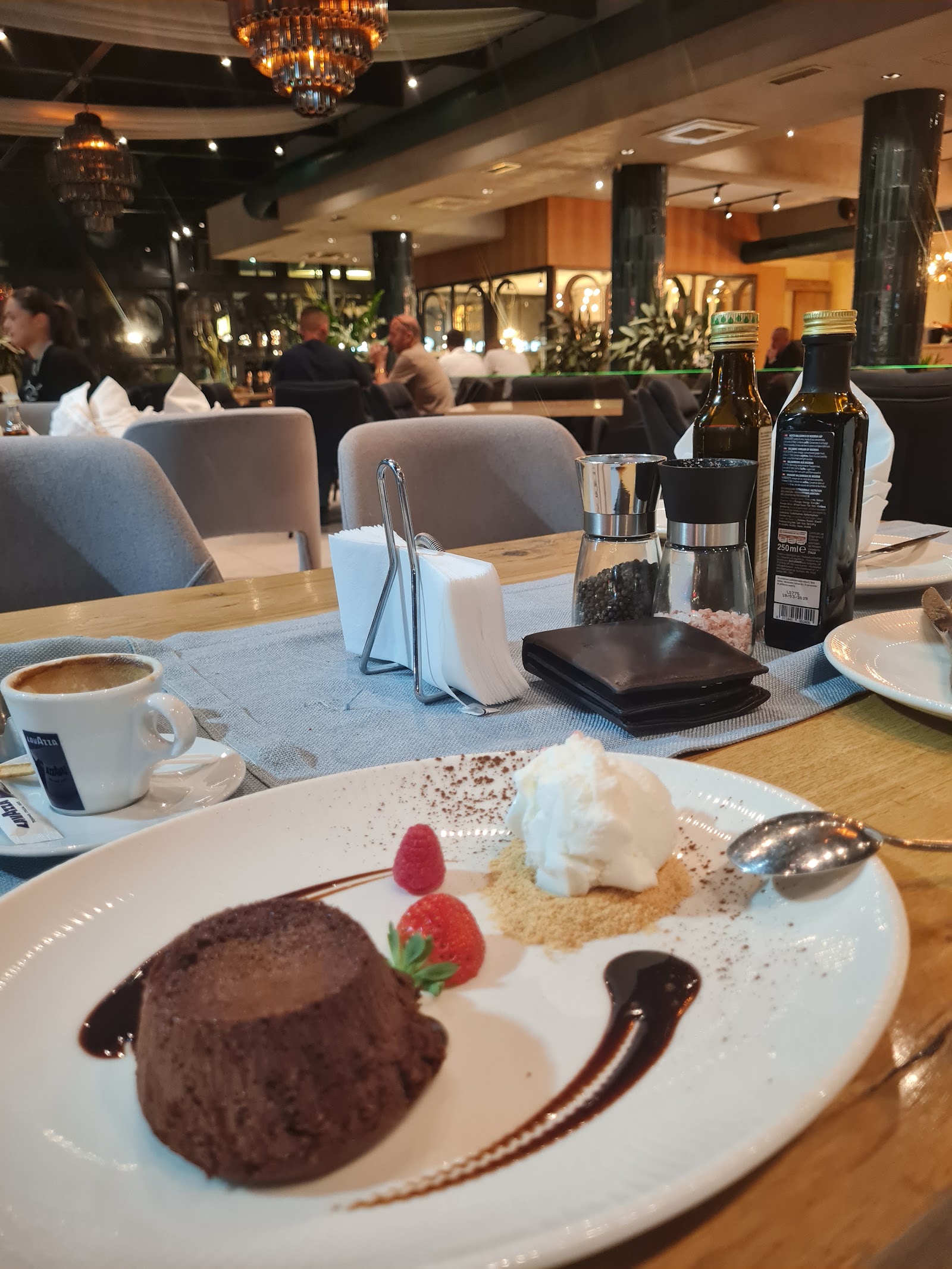 Ëmbëlsirë me kafe